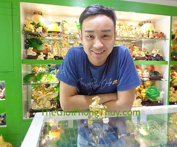 Anh Toàn - Khách Hàng mua Ngựa vàng trên mây vàng đế thủy tinh FG113A