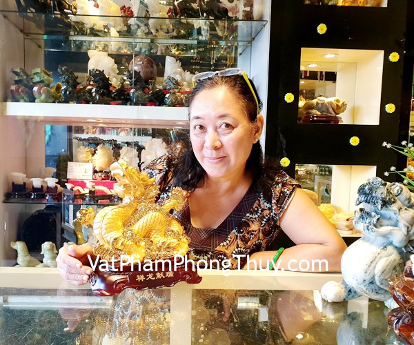 Cô Triêu - khách hàng mua Rồng vàng LN148